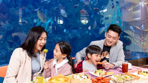 โรงแรมเฮงฉินวันโกลด์โคสต์จูไห่ ภัตตาคารอาหารบุฟเฟ่ต์ปลาโลมาอาหารเช้า/กลางวัน/เย็น