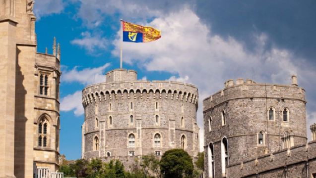 Windsor Castle + Bath + Stonehenge Day Tour from London [Chinese/English/Japanese Guided | Round-Trip]
