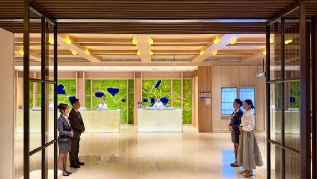 24-hour bath pass + buffet breakfast & late-night snack + unlimited PS5 gaming