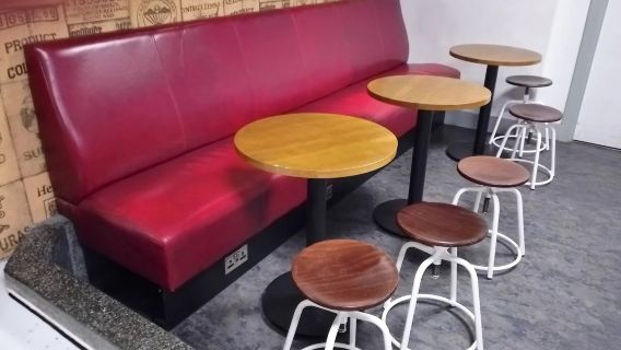 Voucher para o Lounge VIP no Aeroporto Internacional de Belfast (BFS) / Lounge VIP do Aeroporto Internacional BFS | Descanso, refeições e espera durante conexões