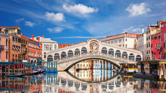 Macau multilingual guide/interpreter | Chinese, English, Japanese, French and Russian guide/business interpreter | attraction guide