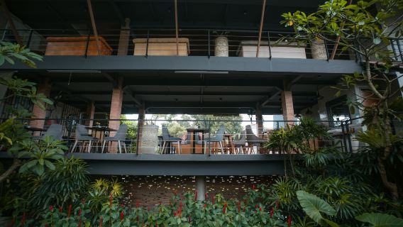 Mase Uma Restaurant in Umalas — Dining Experience with Free Pool Access