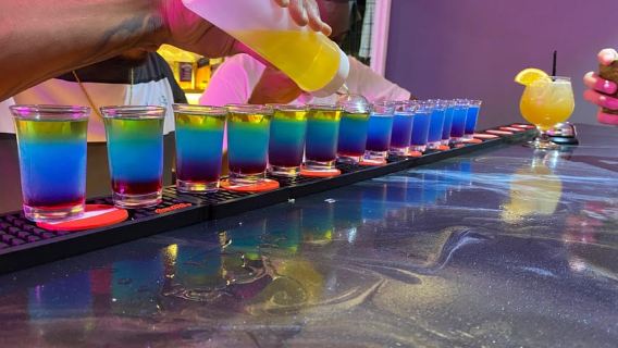 Otrobanda Bar Crawl: Nightlife Experience in Willemstad