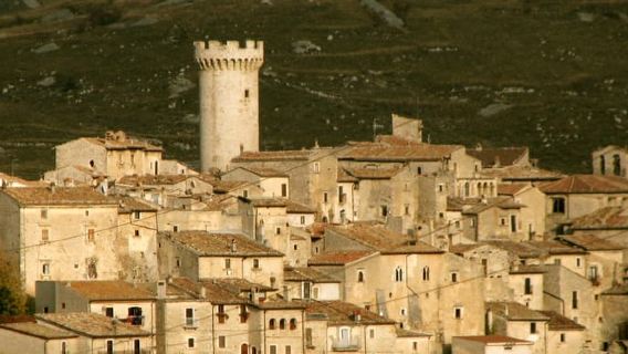 Visit to the famous villages of Abruzzo: S. Stefano di Sessanio and Rocca Calascio
