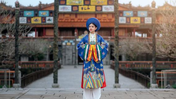 ทัวร์วันเดียว/ทัวร์หลายวัน(ไกด์ ภาษาอังกฤษ + อาหารกลางวัน + เรือมังกร + รถบัส ปรับอากาศ ...)