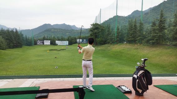 Découvrez un parcours de championnat international : excursion d'une journée au golf 18 trous du Xi'an Qinling International
