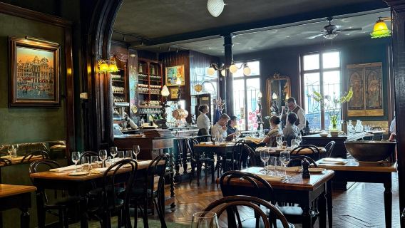 Restaurant reservation service for the popular Les Brigittines in Brussels, Belgium
