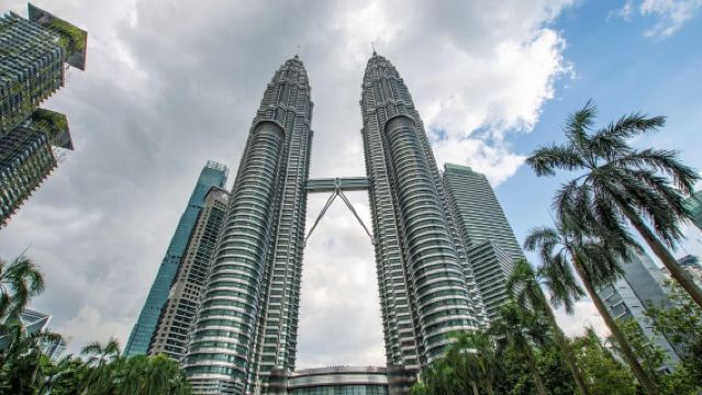 Kuala Lumpur: Putrajaya, Batu Caves & Genting Highlands Tour