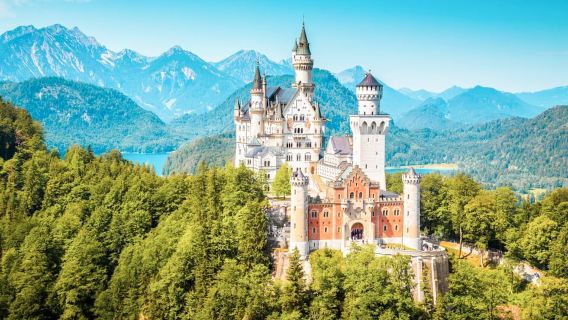 From Munich: Premium Neuschwanstein Castle & Linderhof Tour