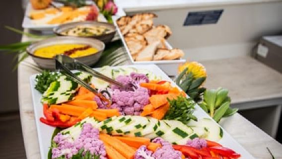 Maui: Kaanapali walvisspottenboot met open bar en eten