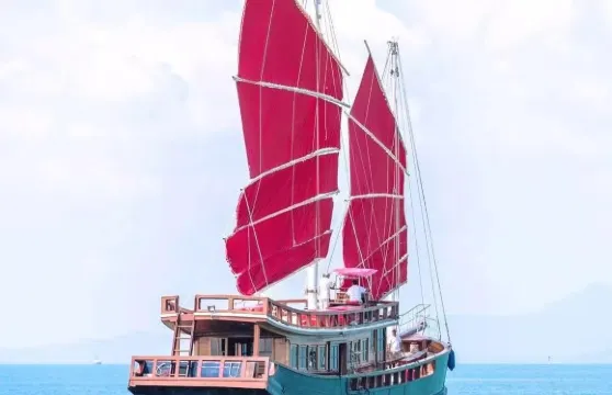 泰國蘇梅島一日遊【蘇梅復古紅帆船帕岸島之旅上門接送自助餐