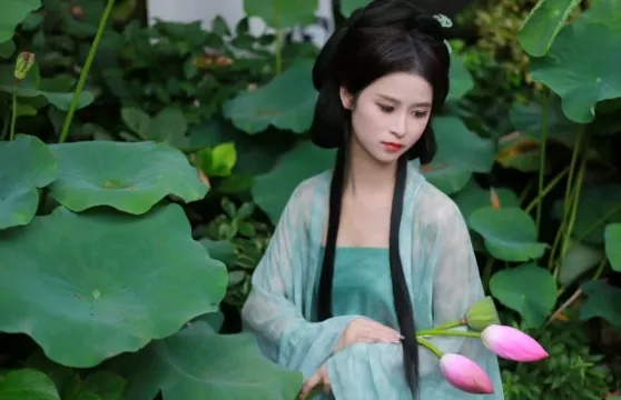 蘇州旅拍【漢服/旗袍租賃+可選攝影師外景跟拍+多種風格任選+服裝精美多樣】