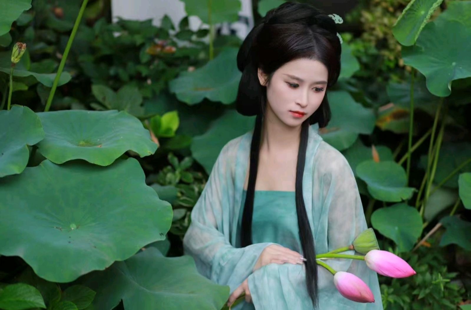 Suzhou Hanfu Photography Experience (Hanfu/Qipao Rental + Optional Outdoor Photographer + Multiple Styles to Choose From + Exquisite and Diverse Costumes + Quality Service + High-Quality Outfits)