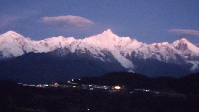 Excursión de un día en Dêqên, Yunnan: Montaña nevada Meili + Balagzong + Wunongding + Monasterio Feilai con servicio en chino e inglés