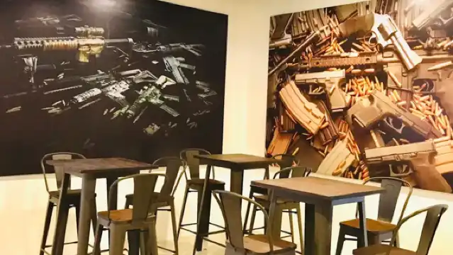 泰國布吉芭東射擊館｜巴東海灘步行街｜真槍打靶