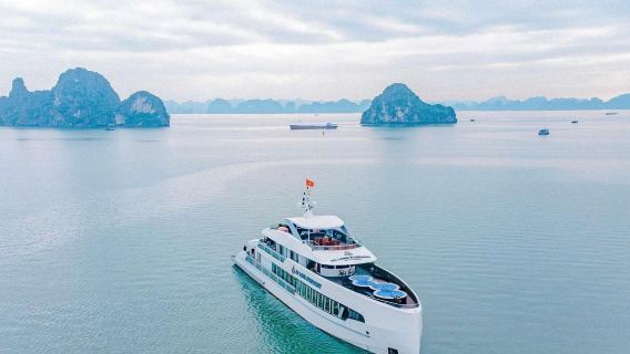 Luxus 5-Sterne-Kreuzfahrterlebnis in der Halong-Bucht mit privatem Transfer & englischsprachigem Guide