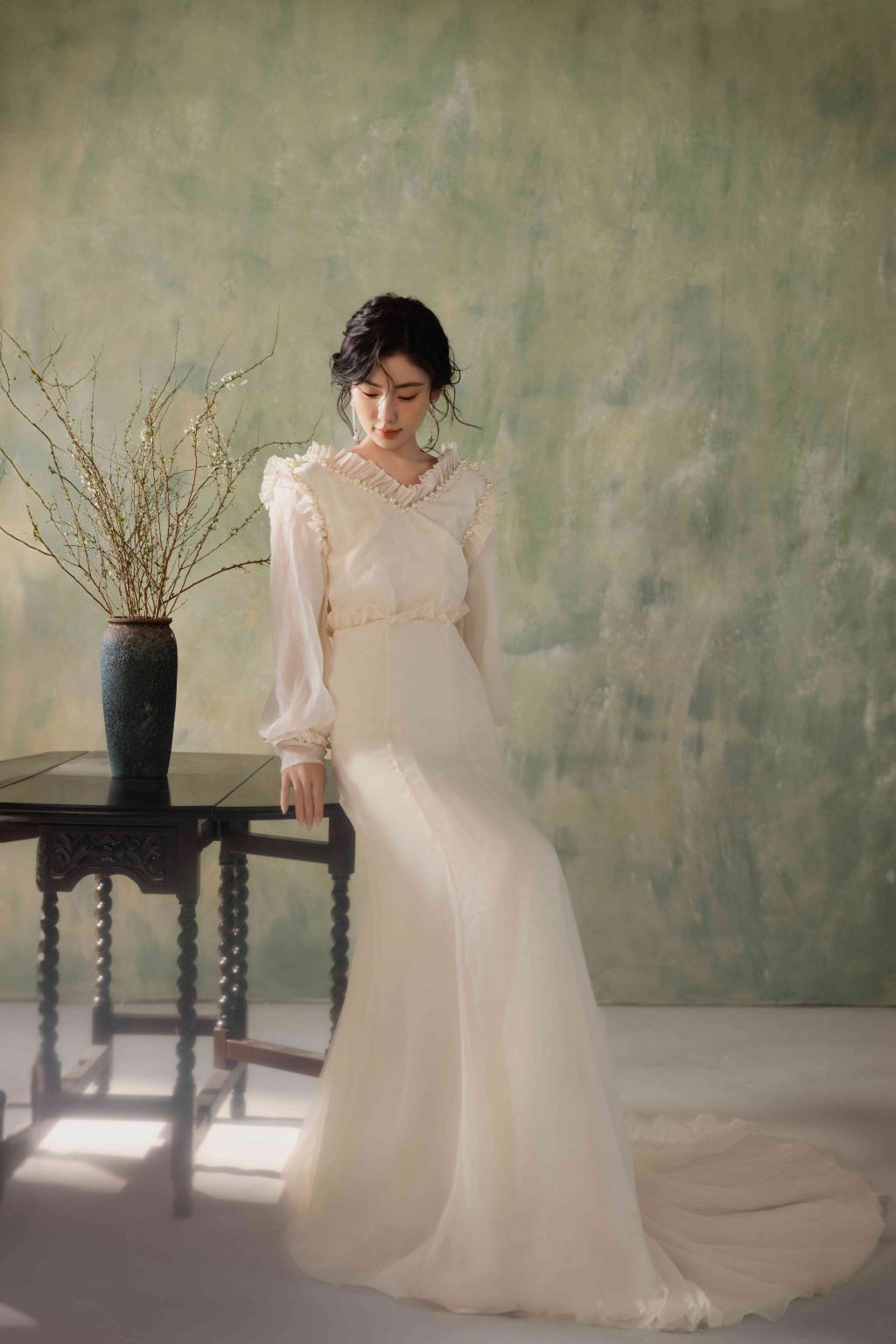 Ningbo Ninghai Xiangshan Yuyao multilingual guide services, private charter, customized travel planning, business accompaniment, and professional photography documentation.