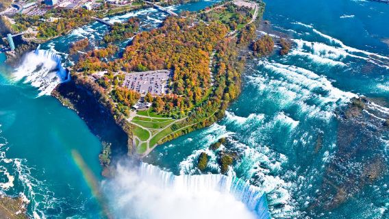 Toronto + Niagara Falls + Niagara-on-the-Lake private chartered tour in Canada