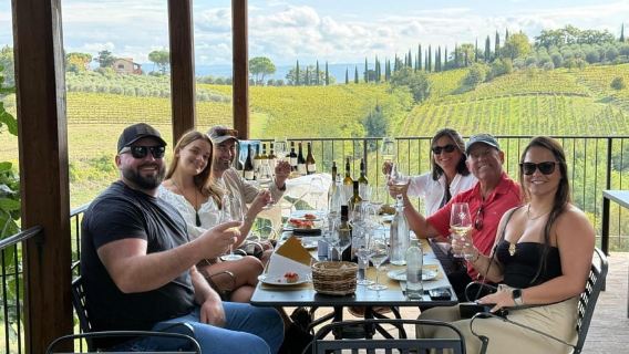 ฟลอเรนซ์: โรงบ่มไวน์ ชิมไวน์ อาหารกลางวัน และทริปเที่ยวซานจิมิกนาโนหนึ่งวัน