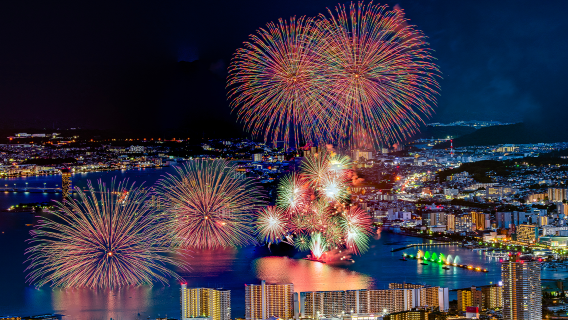 [Exclusieve kleine vuurwerkgroep] Eendaagse tour met vuurwerk bij het Biwameer - Hotelshuttle in Osaka en Kioto + Chinese service