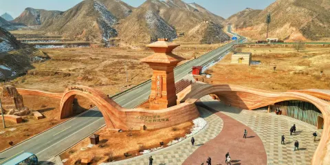 蘭州水墨丹霞深度暢玩 | +黃河樓+中山橋黃河遊輪輕奢純玩團