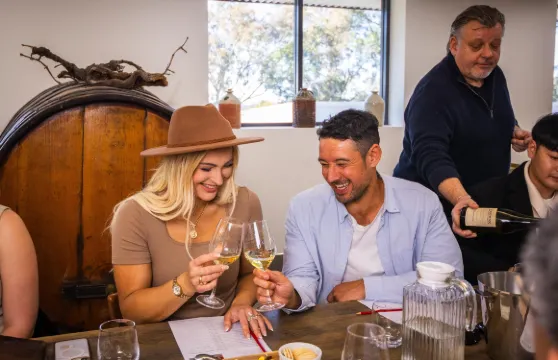 悉尼獵人谷一日遊中文導遊酒莊品酒精緻午餐朱古力品嘗無額外費用