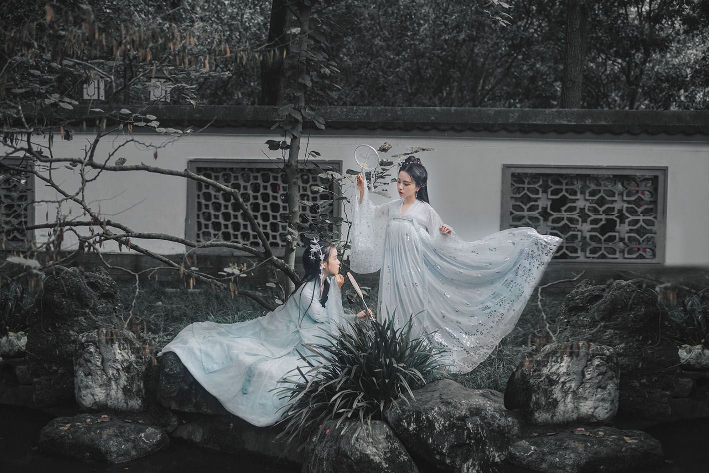 Honghe Trip Moments[Driver-guide plus travel photography + wedding aerial photography microfilm + makeup and costumes + customized itinerary + all photos included]