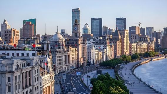 Shanghai Yu Garden + City God Temple + Shanghai Old Street Cat Street + Bund International Architecture Exhibition 1-day Tour