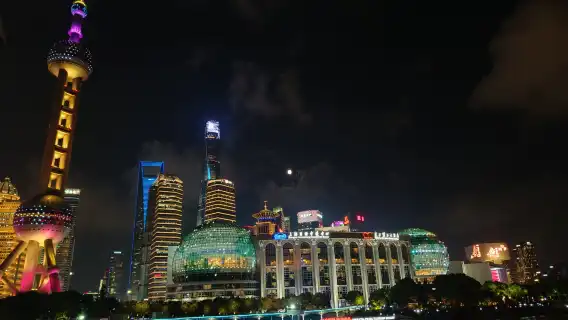 Shanghai Yu Garden + City God Temple Taoist Temple + Shanghai City God Temple + Huangpu River cruise