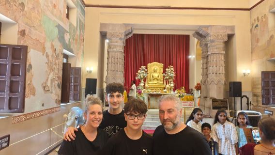 Varanasi: Fully Day Tour with Sarnath and Boat Ride