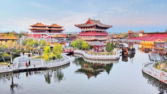 Zhengzhou: Kaifeng Top Sites, Zero Hassle Must-See City Tour