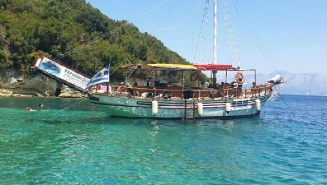 Nidri: Gua Papanikolis, Meganisi, Pantai Lakka & Scorpios