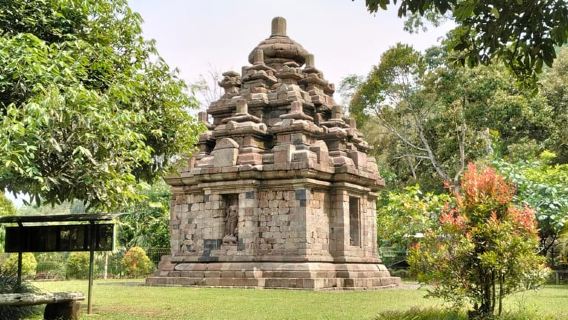 Yogyakarta : trip to Borobudur temple + Selogriyo temple