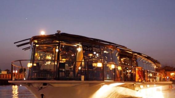 Dubai Marina Dinner Cruise – Live Show, AC & Open Bar
