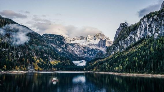 From Vienna: Day Trip to Dachstein & Hallstatt