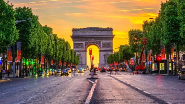 凡爾賽宮+巴黎經典地標一日遊｜宮殿+羅浮宮+鐵塔+凱旋門