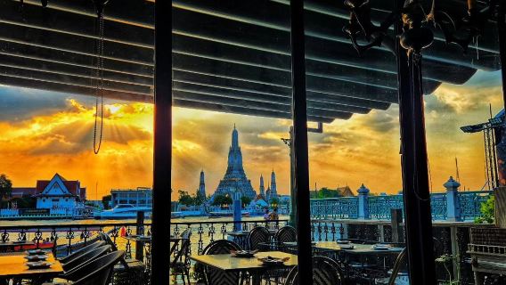 Perkhidmatan Tempahan Restoran Pemandangan Wat Arun di Bangkok, Tha Arun