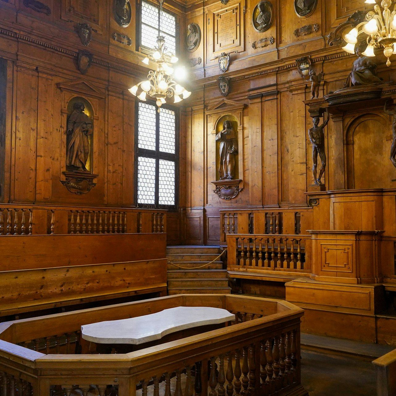 Archiginnasio de Bologne : Billet coupe-file + Visite guidée + Dégustation de vins