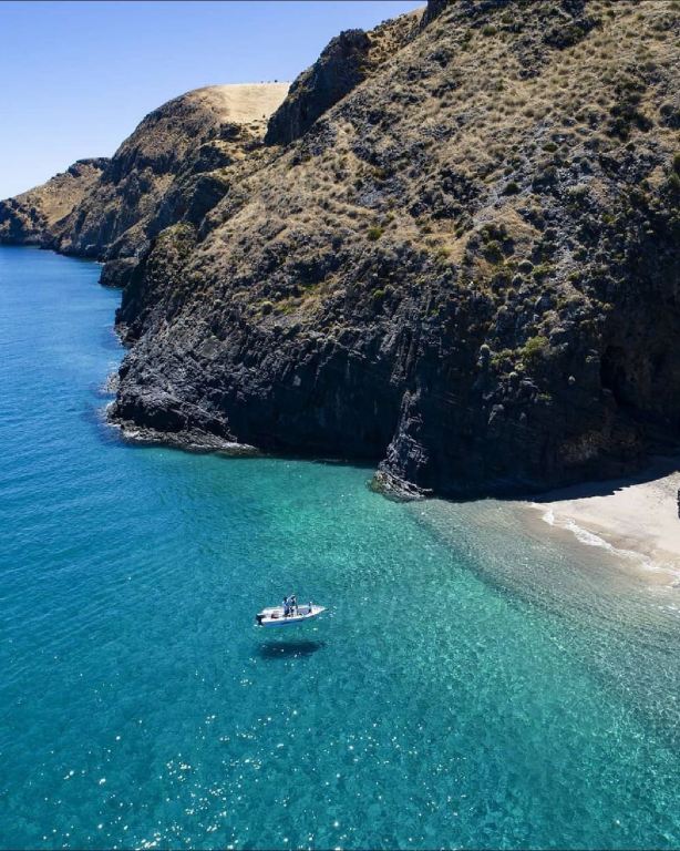 2～11人團，菲爾半島一日遊，探秘洞穴沙灘與網紅魔方酒莊之美