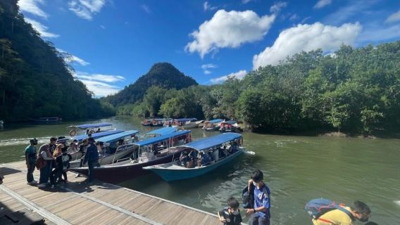 Tour privato in barca tra le mangrovie di Langkawi con pranzo
