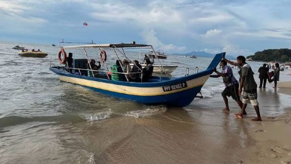 BOOTFAHRT zur MONKEY BEACH mit Ferringhi Sea Sports am Batu Ferringhi Beach, Penang