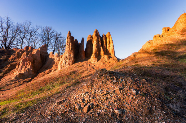 Perjalanan satu hari alam dan sejarah Bosnia Timur | Menjelajahi piramida batu pasir dan kota tua di