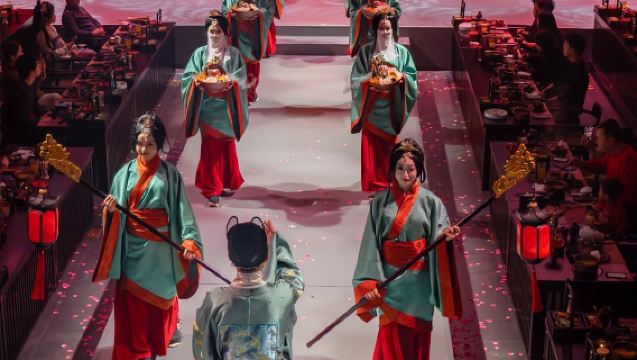 [Chongqing Liyan Baguo] Immersive Ancient Monarch Culture Themed Dining Show - Optional Lunch/Dinner/Costume Styling (Gourmet Cuisine + Special Performances + Full of Ceremonial Atmosphere)