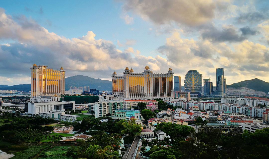 梧桐樹酒店(珠海橫琴口岸店)+親子城景雙床+雙早+1大1小兒童樂園門票