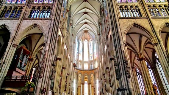 Cologne Lawatan Sehari Sewaan Peribadi Pergi-Balik: Menara Berkembar Gothic + Istana Rokoko + Rumah Beethoven Bahasa Cina