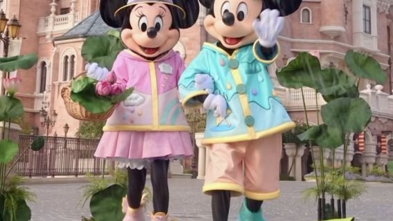 Tiket istimewa lawatan sehari di Shanghai Disney Resort/pemandu pelancongan/kad akses awal/8 atau 9 laluan pantas