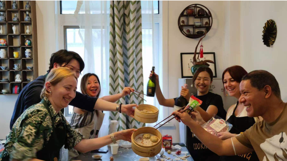 Half-day experience in Shanghai: Morning kung fu (tai chi/wing chun) and xiaolongbao making workshop