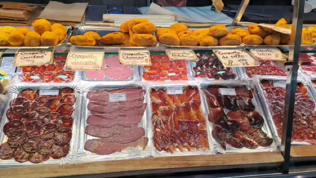 Valencia: Guided Traditional Food Tour