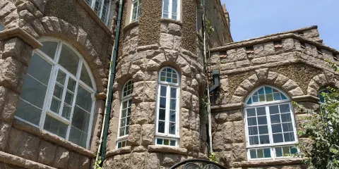 青島八大關+第一海水浴場+中山公園+湛山寺一日遊-中英文服務