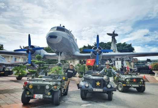 Hanoi Jeep half-day tour [city attractions + Train Street Cafe + meals + hotel pickup and drop-off]